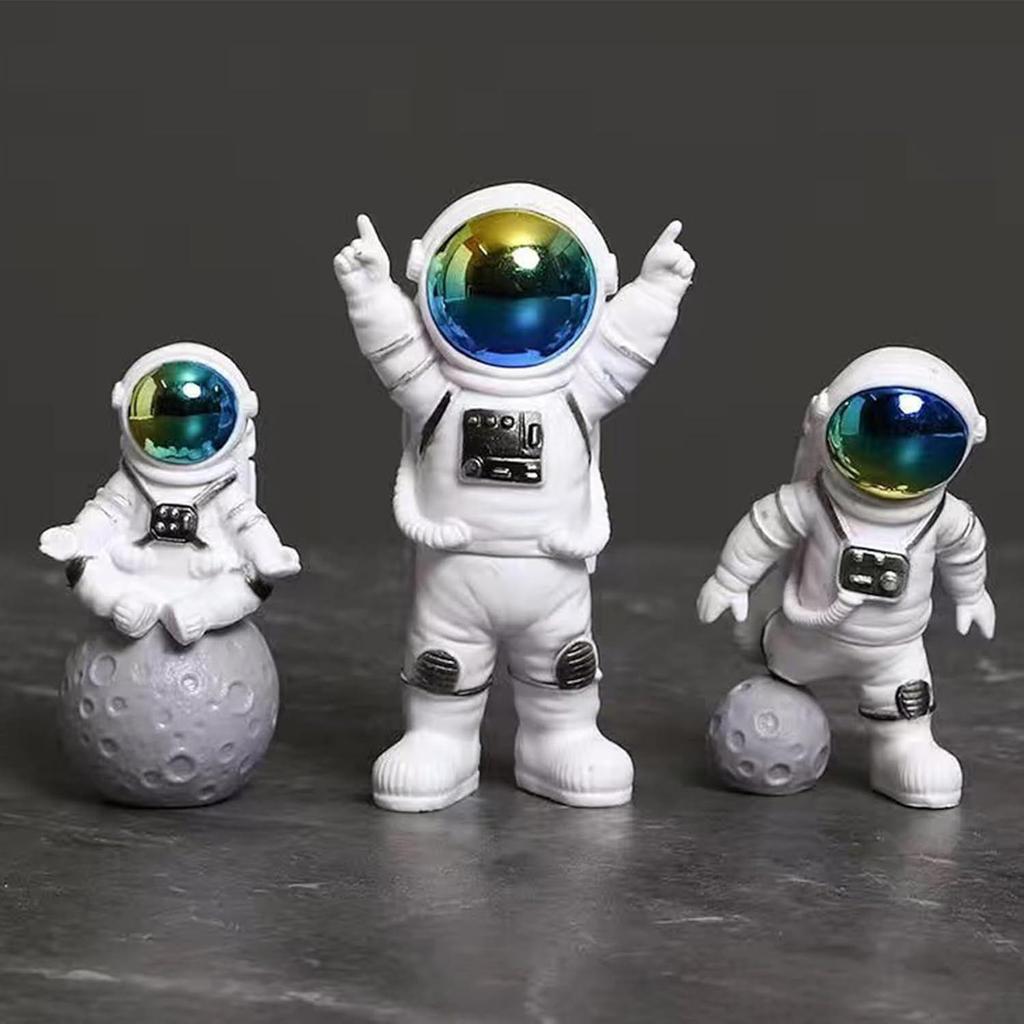3pcs Astronaut Figurine Home Decor Astronaut Statue Sculpture Showpiece Decor Golden (Gradient Blue)