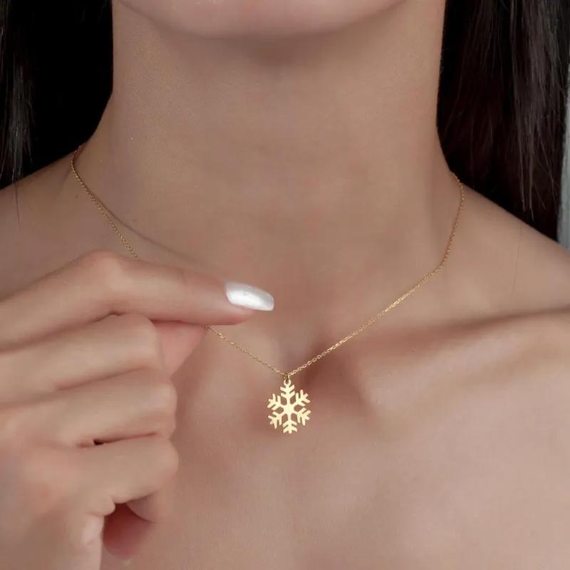 Dainty Snowflake Pendant Necklace Stainless Steel Christmas Necklace For Women Minimalist Winter Jewelry
