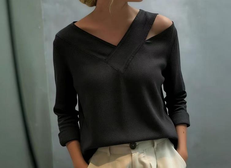 2026 Spring/Summer Elegant Off-Shoulder V-Neck Solid Color Long-Sleeve Top