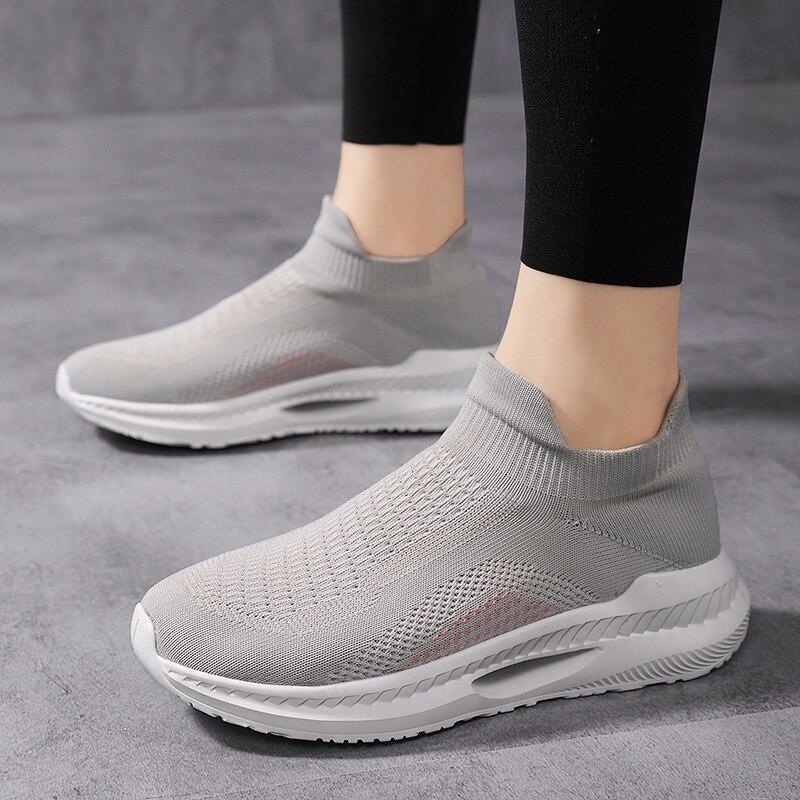 Men 'S Casual Shoes Spring Knit Couple Socks Shoes Unisex Breathable Sneakers Fashion Slip -On Loafers Men Running Shoes