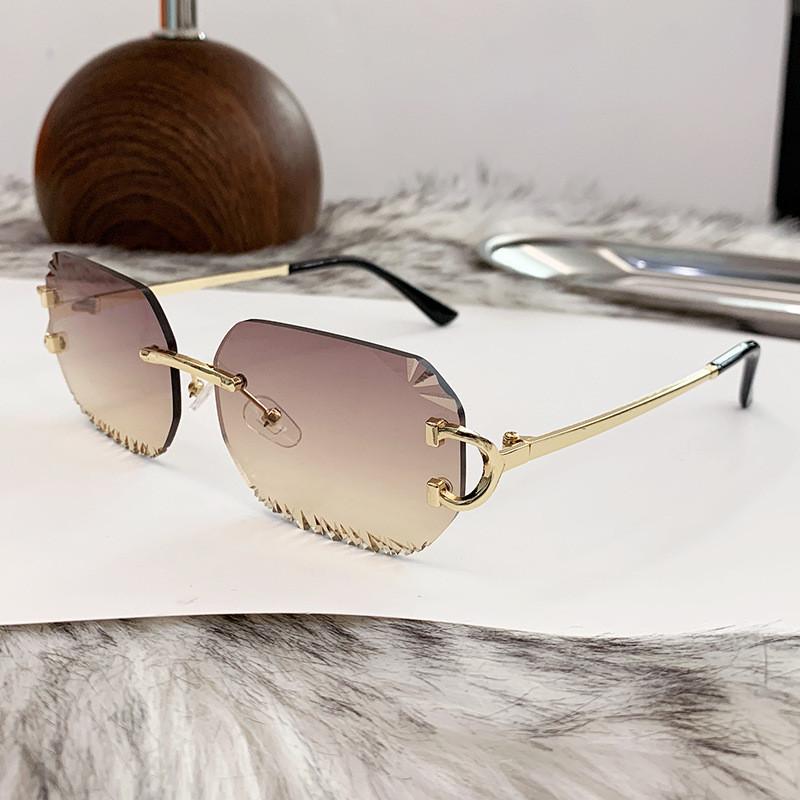 

Fashion Geometric Square Metal Sunglasses With Uv400 Protection For Travel And Parties GoldFrameGrayYellow