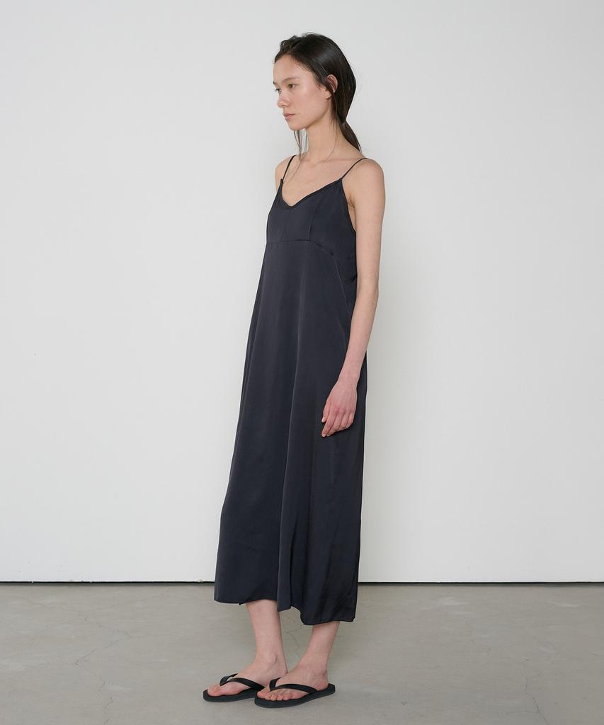 Jeonggamseutyudio Cut Off Sleeveless Long Dress_2 Color