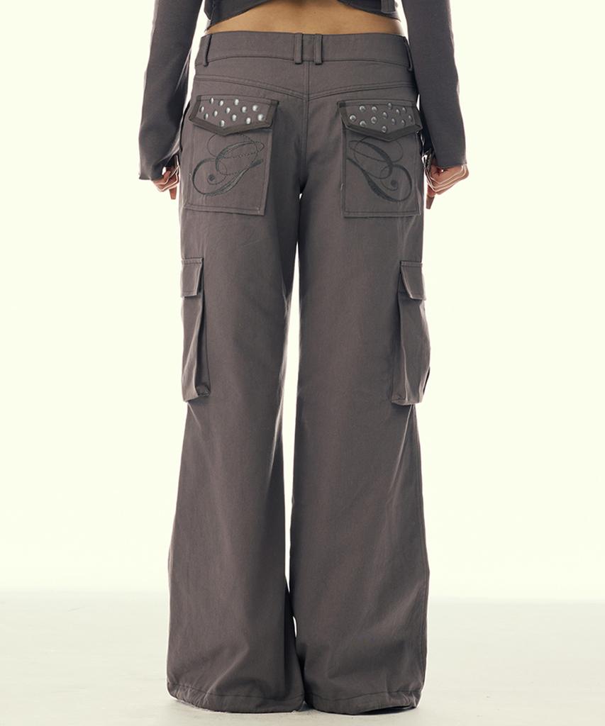 Gillaakaibeu Pocket Embroided String Cargo Pants_Brown