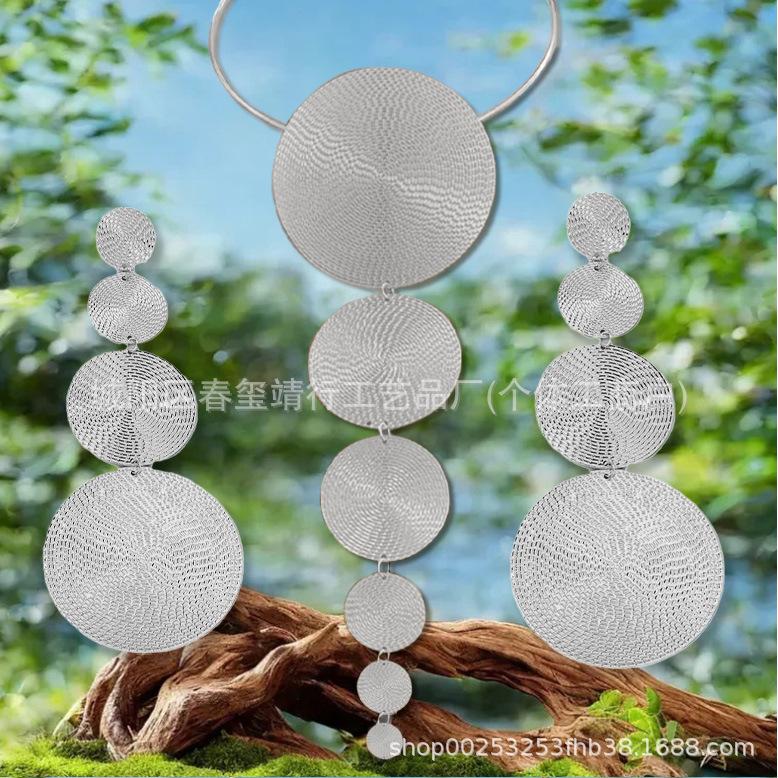 

Модный тренд Ретро Круглый Этнический стиль Воротник Y-образное Ожерелье Европейские и американские Ювелирные изделия Женское Универсальное