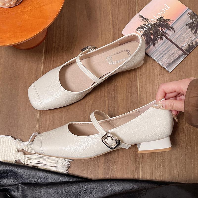 

Вечерний ветер туфли на мягкой подошве женские 2025 новые весна и осень ретро на плоской подошве с юбками универсальные туфли Мэри Джейн с квадратным носком 41