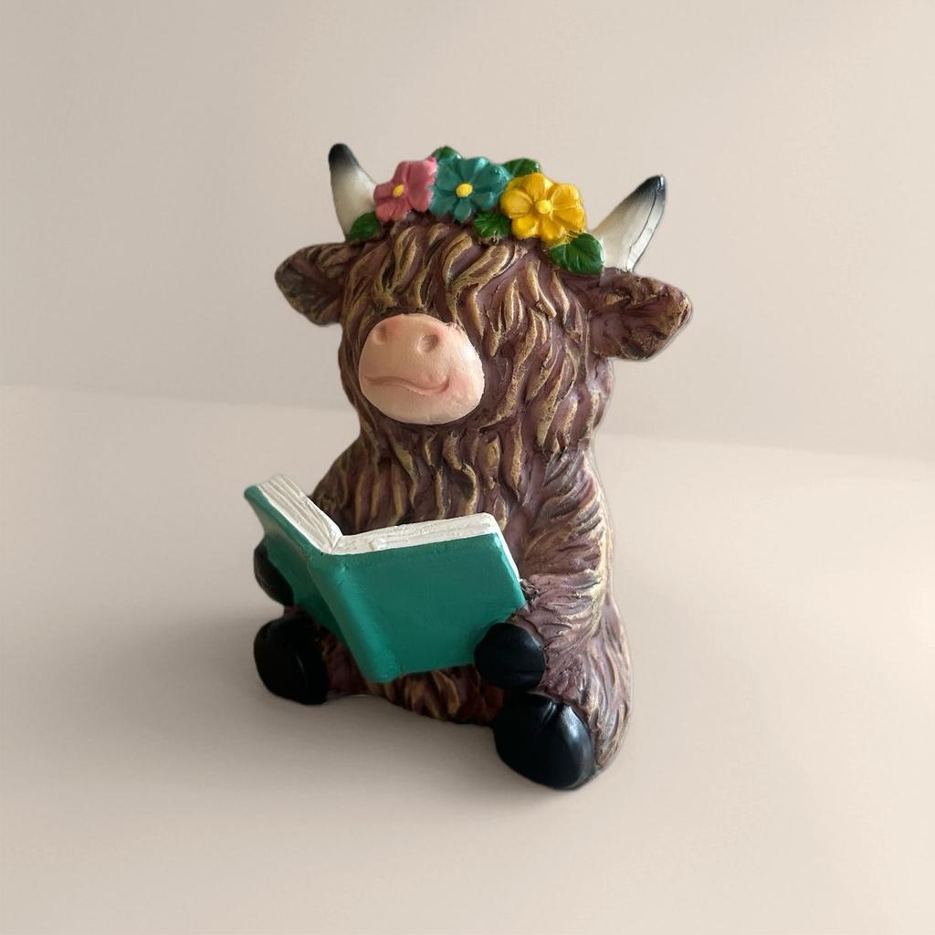 Creative Highland Cattle Resin Statue for Garden and Home Decor