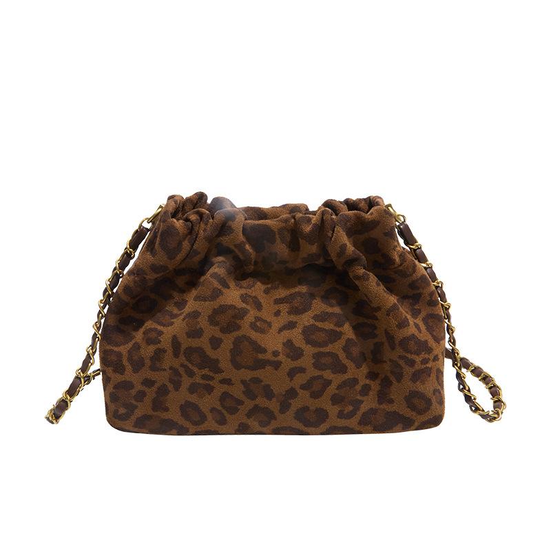Leopard print bag women's 2025 new trendy niche super fire commuter shoulder bag suede chain crossbody bucket bag