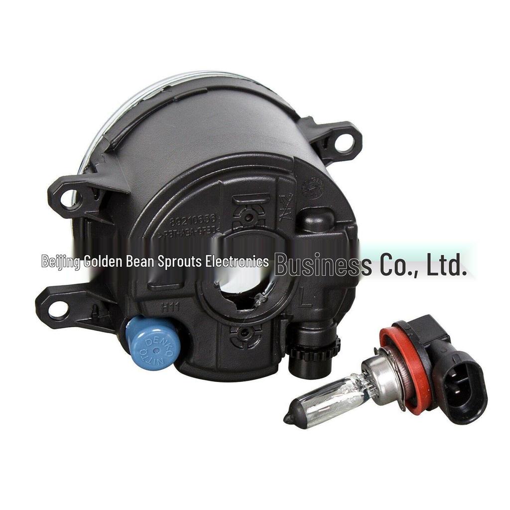 Fog Light with Bulb for Toyota Rav4 Front Bumper (P/N: 8121006070, 8121006071)