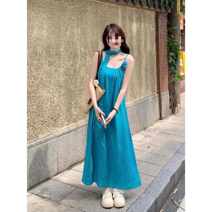 

Яркое цветное дофаминовое тайское летнее платье-майка на бретелях через шею для женщин S озеро синий