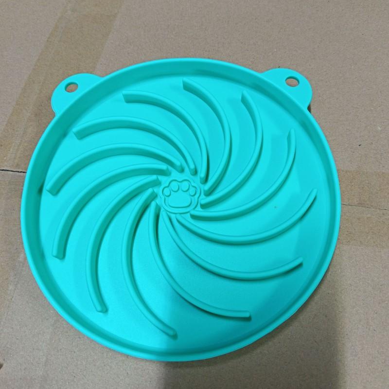 Silicone Slow Feeder Mat Dogs Cats With Suction Base Non-Slip Lick Pad Food Puzzle Tray In Multiple Colors