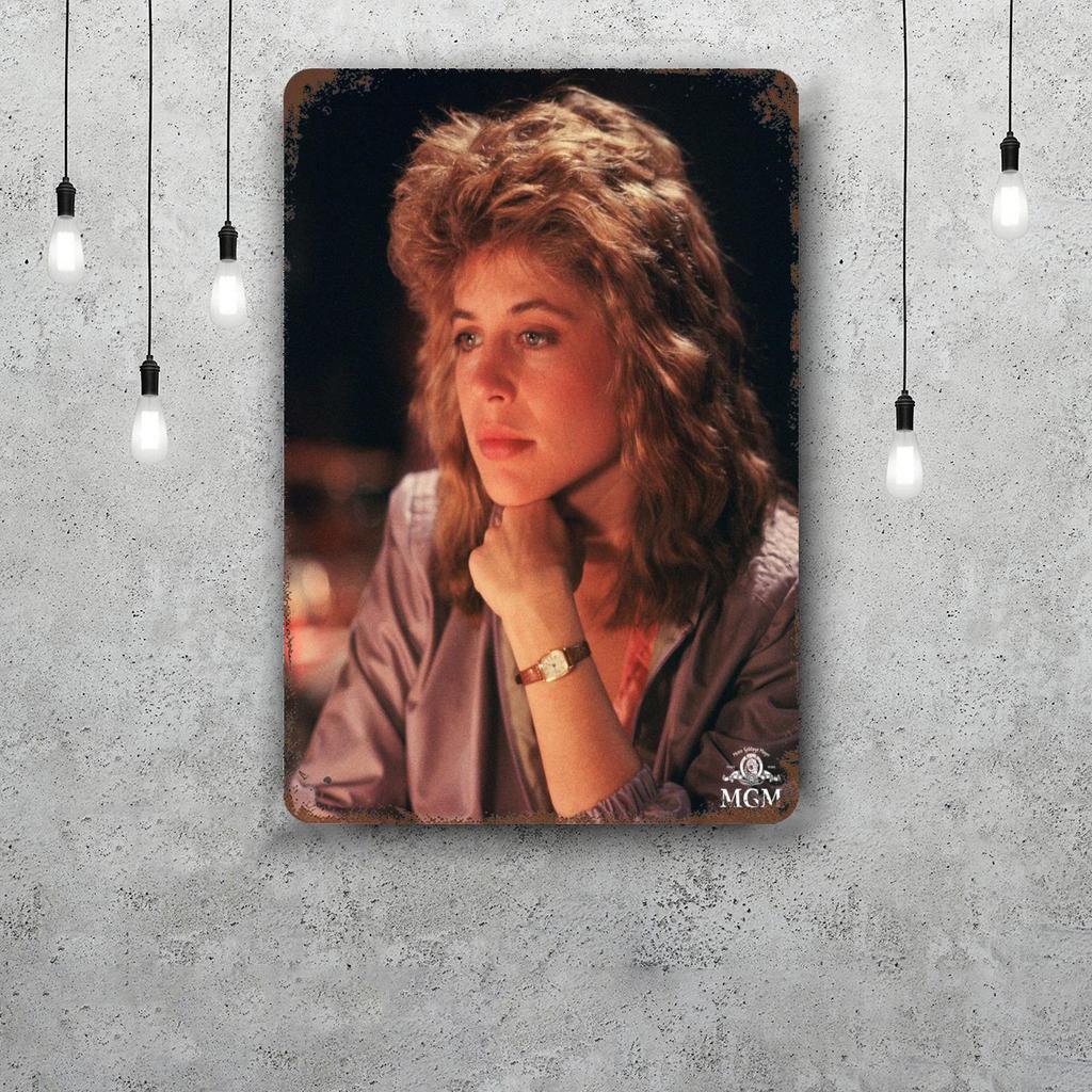 Linda Hamilton Metal Signs wall decor Vintage Tin Signs Captain Metal Poster Decor for Bar Pub Club Wall Decoration