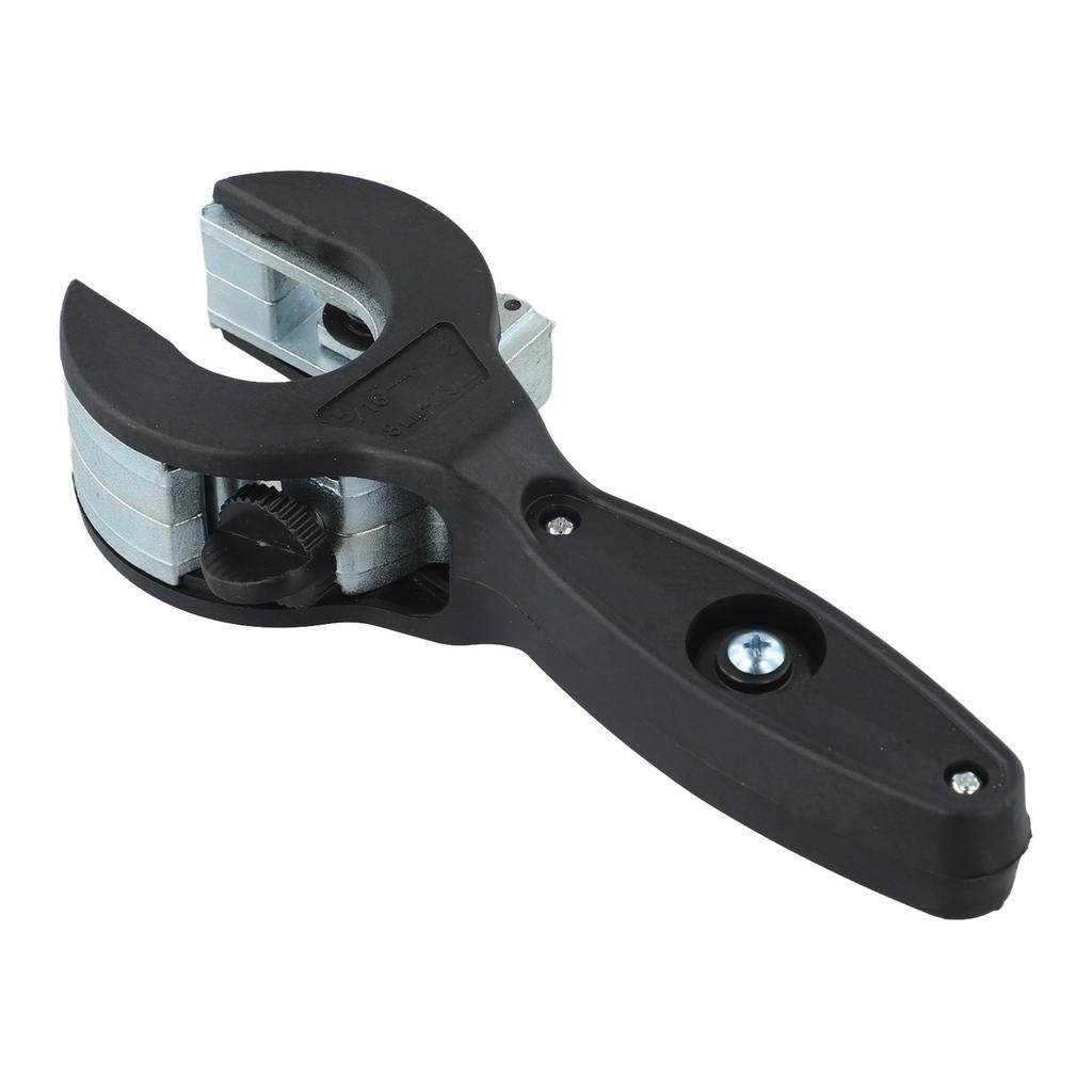 Portable Ratchet Tube Cutter Designed for Tight Spaces and Metal Pipes