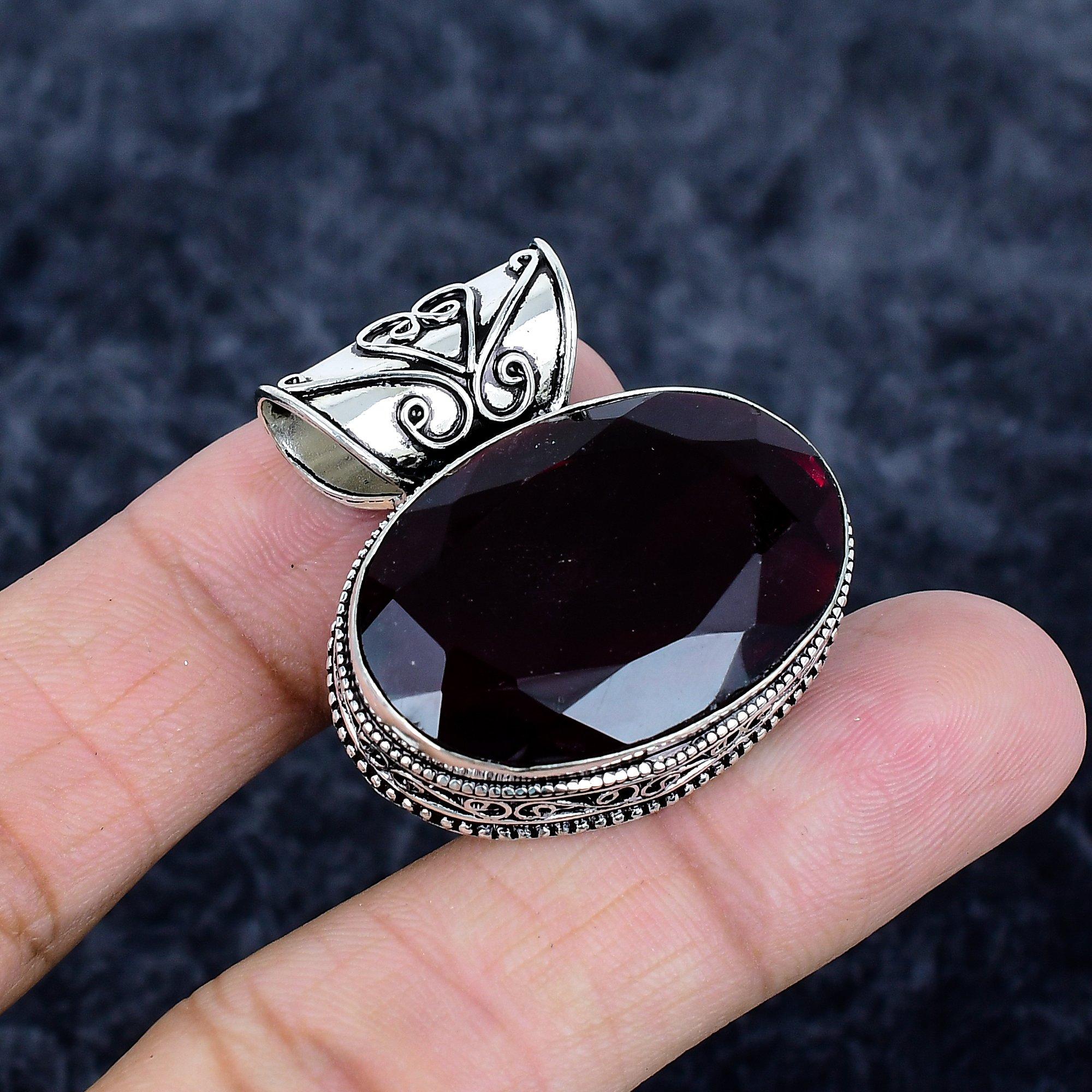 

Mozambique Garnet Gemstone 925 Sterling Silver Jewelry Pendant 1.42 MM-3409