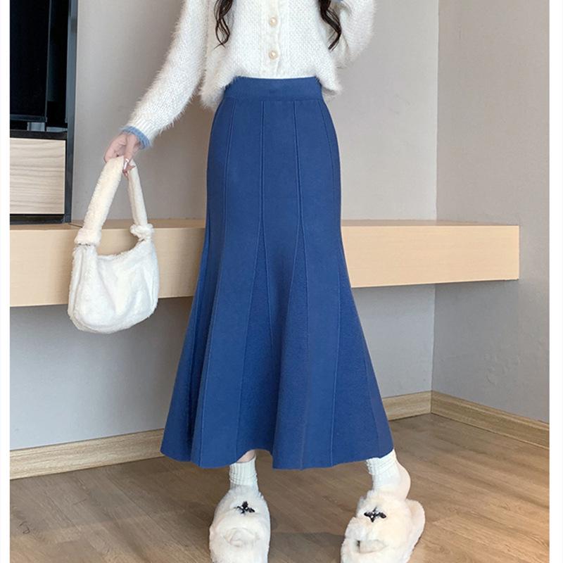 Solid Color Knitted Fishtail Skirt: Women's High-Waisted Slim A-line, Mid-Length for Autumn/Winter 2025