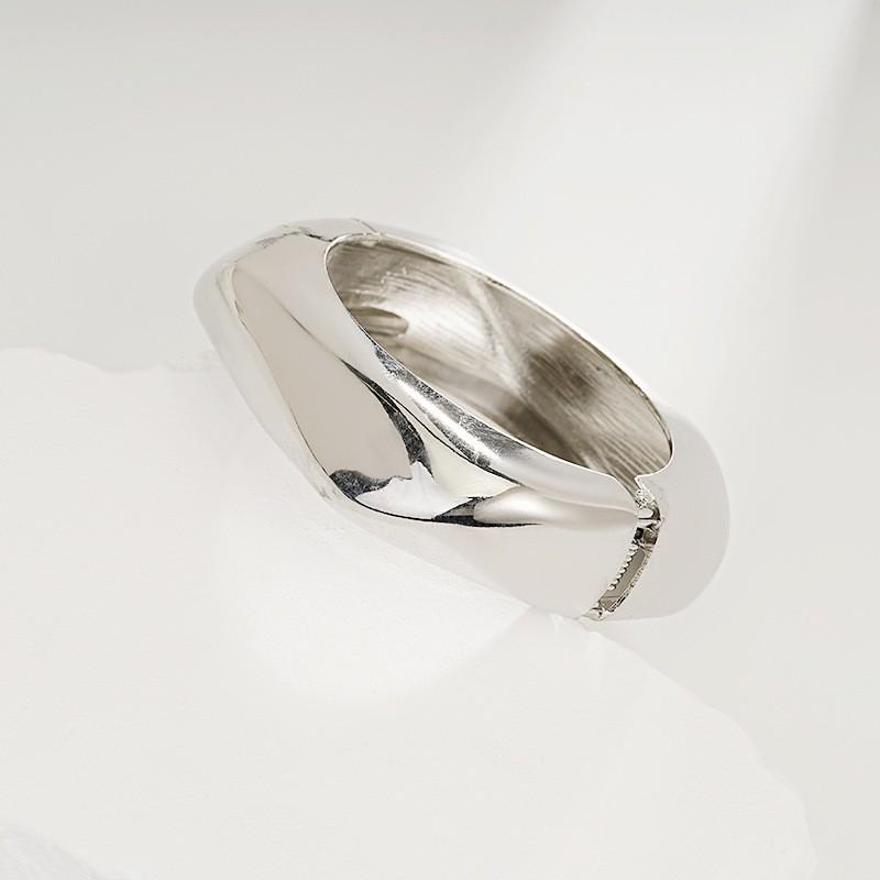 Interlocking Ring Open Bangle - European & American Light Luxury Design for Women