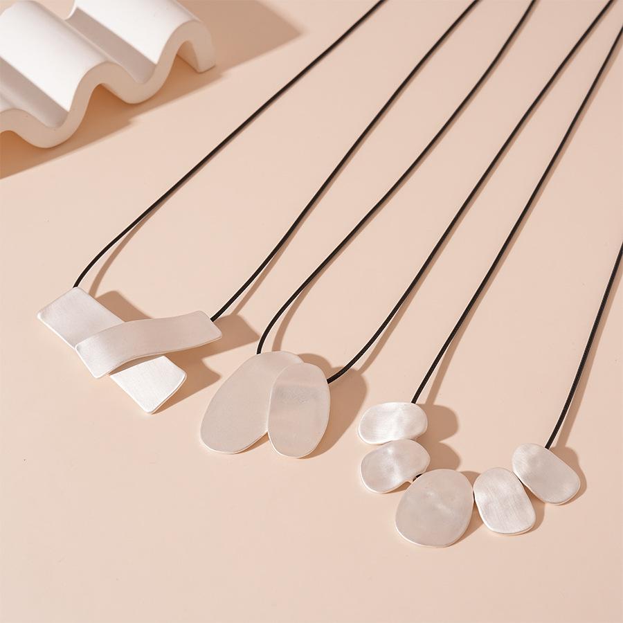 Simple metallic irregular oval square adjustable sweater chain European and American niche necklace