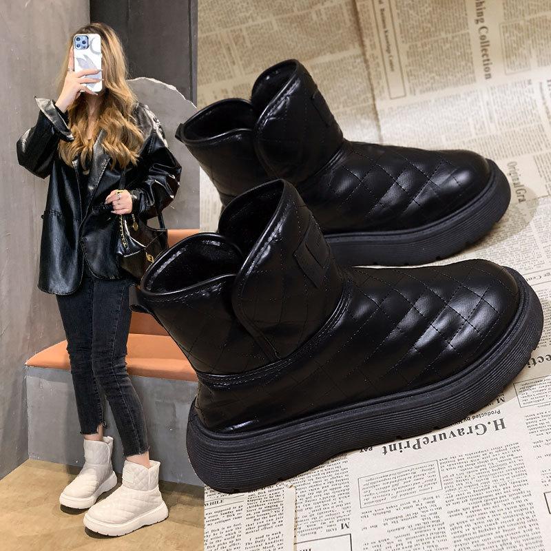 Fleece Thickened Snow Boots Women's New Winter Non-slip Bread Shoes Cold-resistant and Warm Large Cotton Shoes