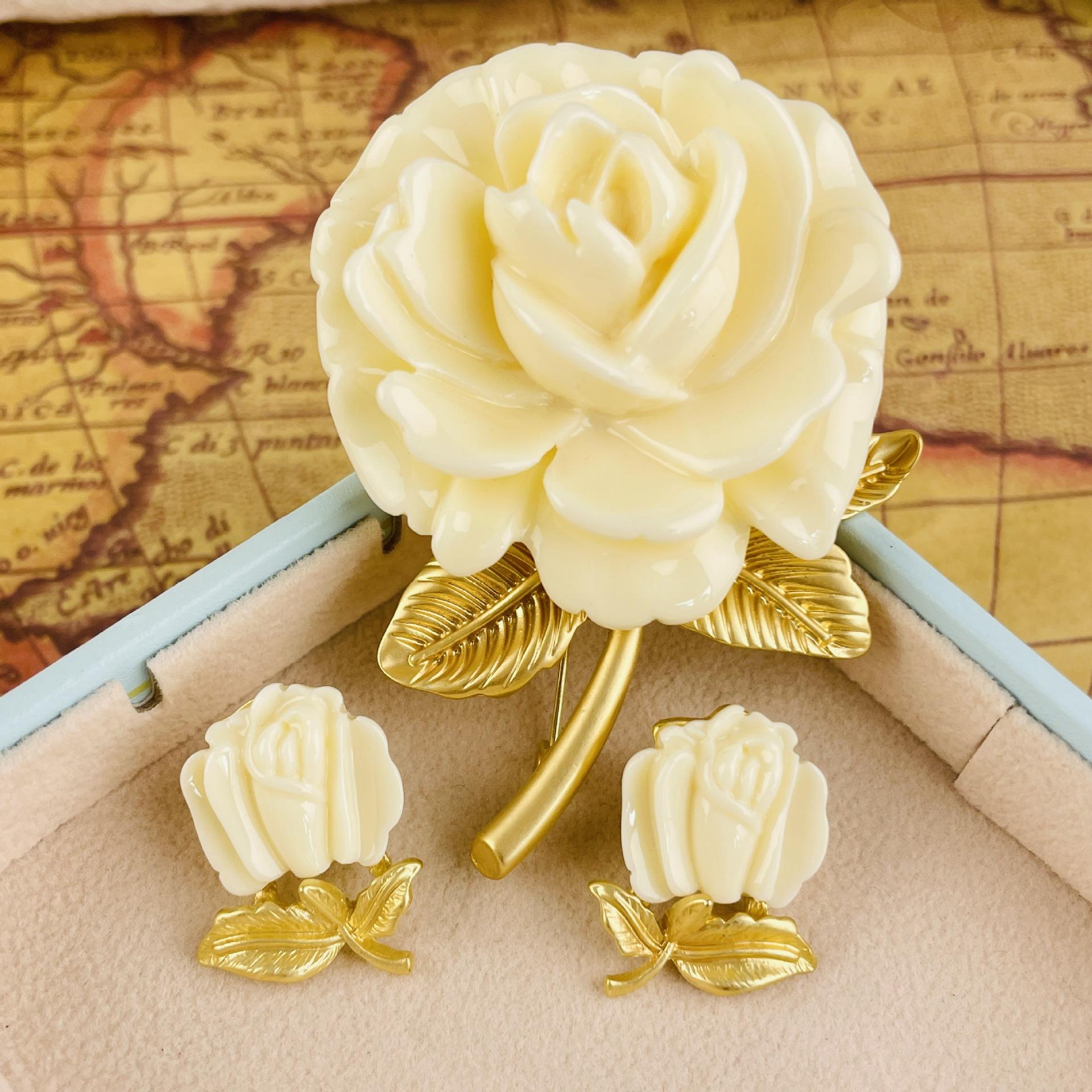 

Baroque Women Girls Classic Tulip Enamel Brooches Earrings Fashion Vintage Elegant Lady Flower Badges Jewelry Accessories Set