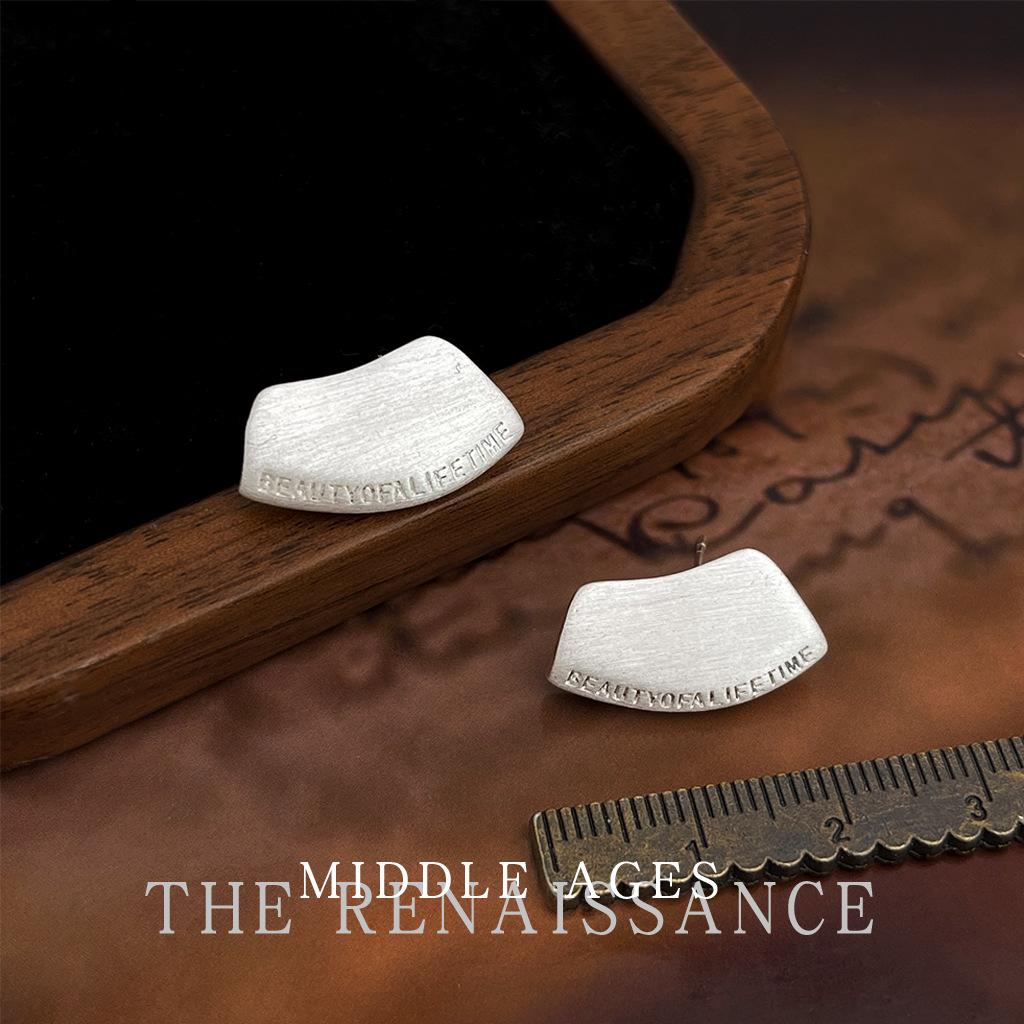 Brushed gold earrings geometric half-pack C-shaped earrings niche design English alphabet earrings