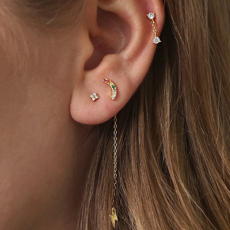 New trendy earrings for women, Korean version of Korean mini flower studs, small earrings are free to take off when sleeping.