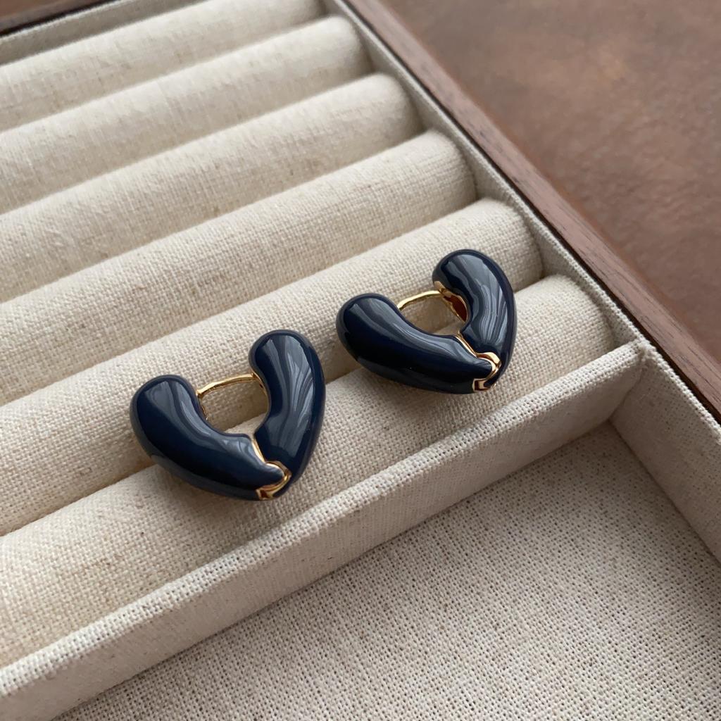 Simple and plump oval earrings French retro metal enamel drop glaze premium ear buckle earrings