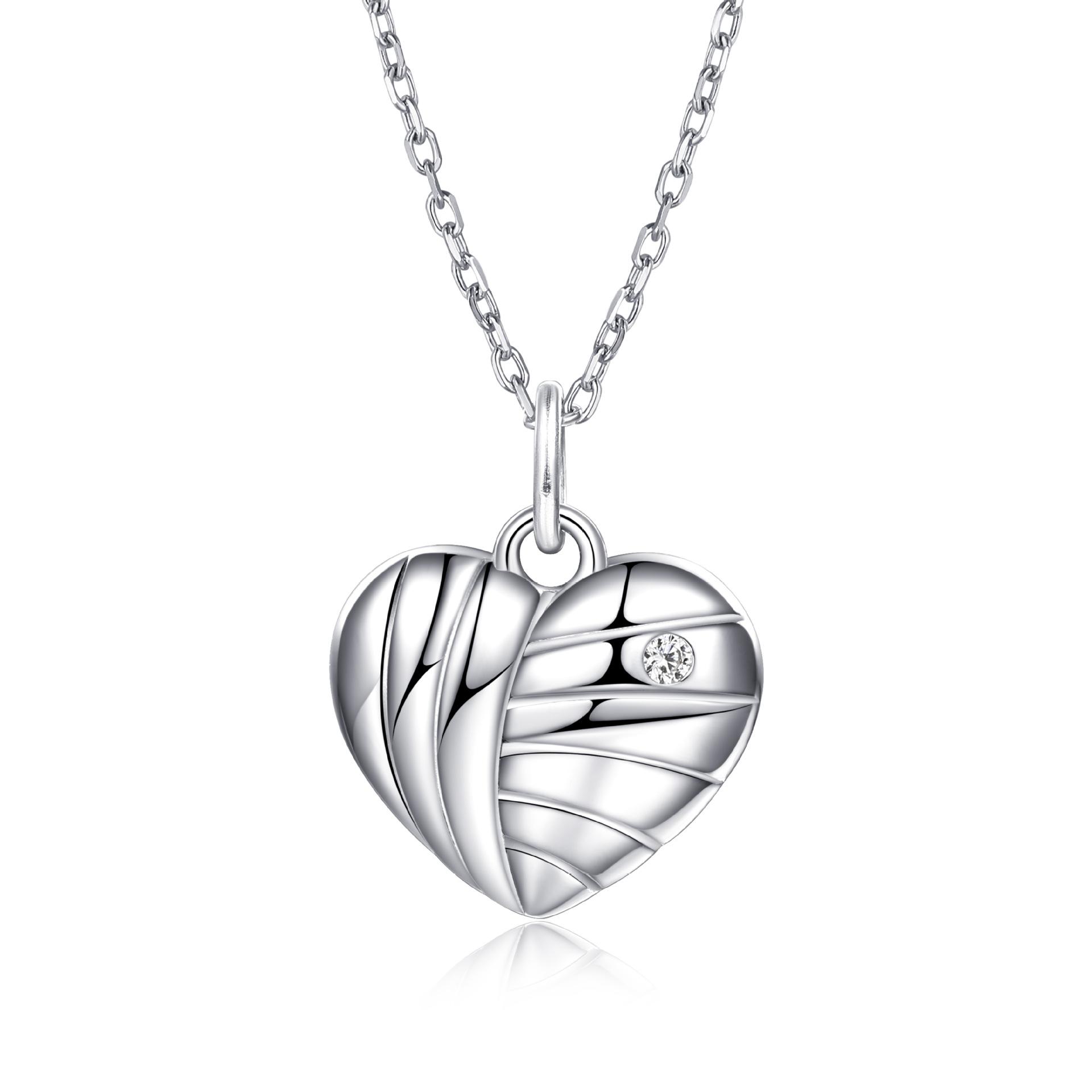 

S925 sterling silver love necklace women s light luxury European and American jewelry neck chain heart-shaped silver pendant design sense 925 silver платиновый