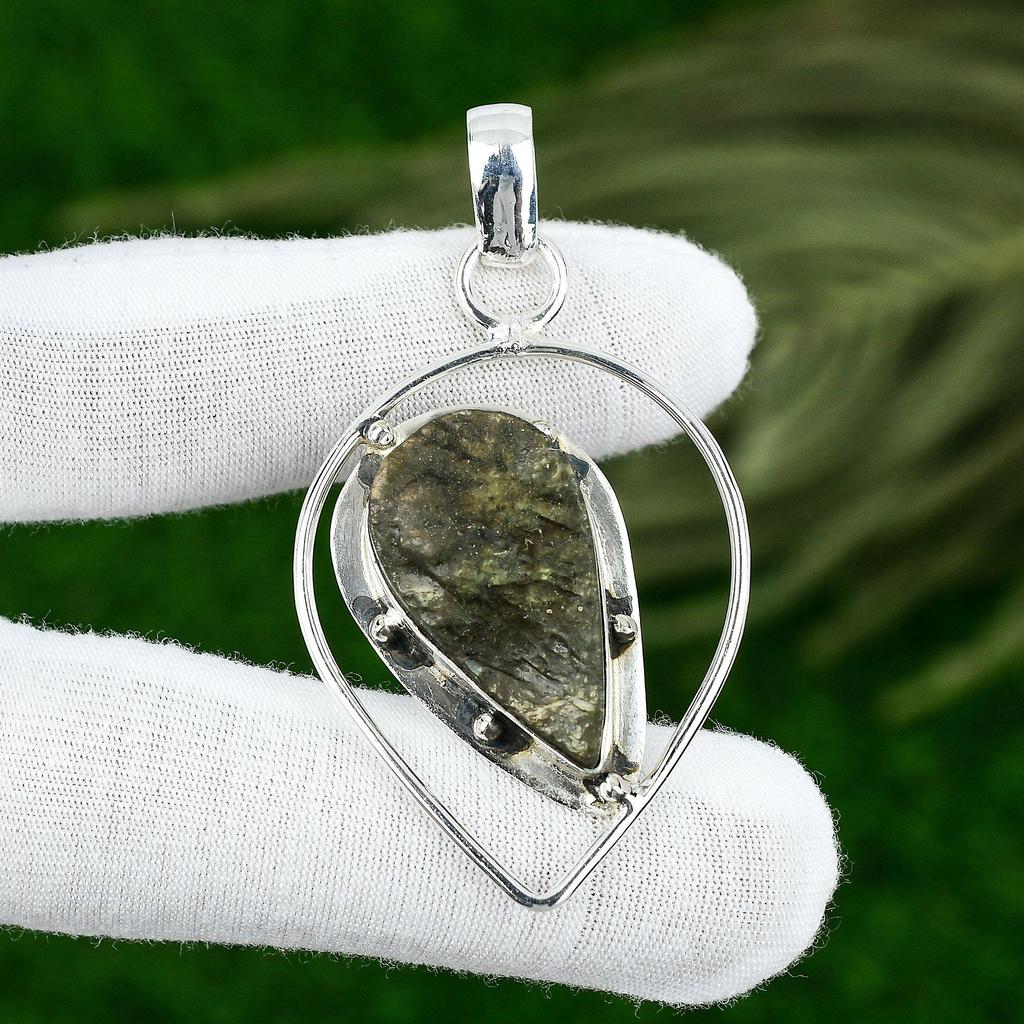 Gift For Women Pendant 925 Sterling Silver Natural Labradorite Rough Gemstone