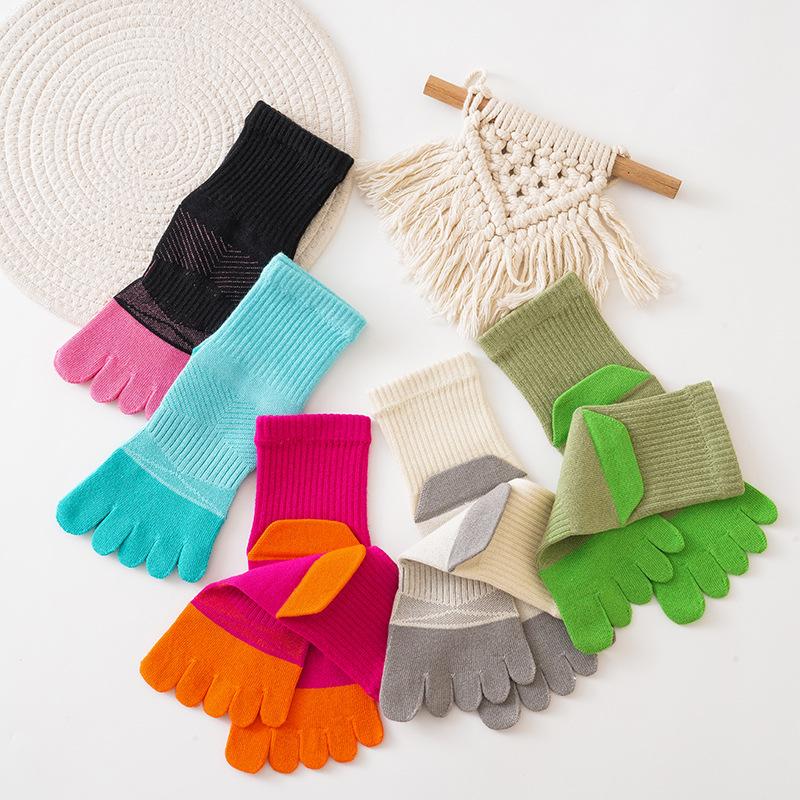 3 Pairs Large Women's Colorful Cotton 5 Finger Socks Fashion Patchwork Sweat-Absorbing Thick Warm Autumn Winter Sport Socks EU42