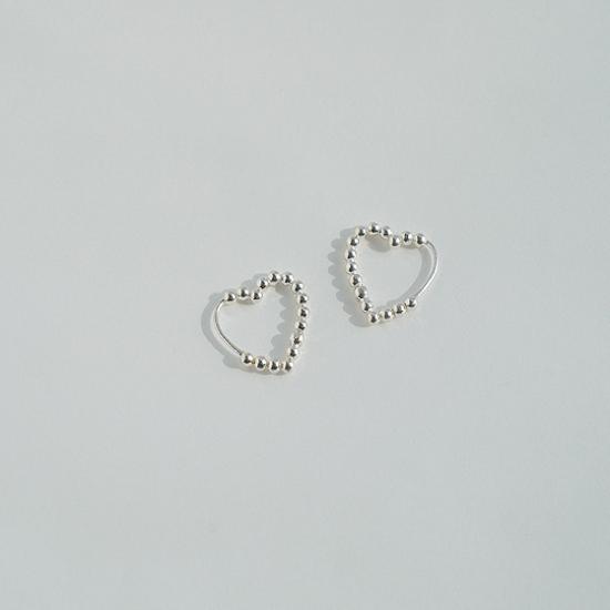 POSTLUDE [SILVER] DOT SIMPLE HEART R EARRINGS (2 COLORs)