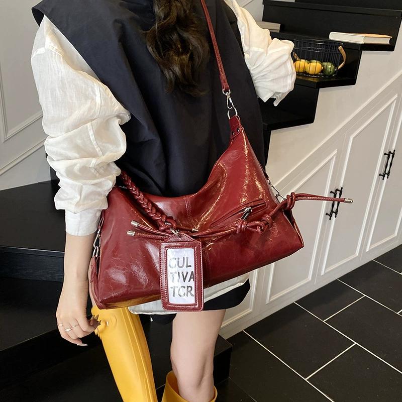 Summer Niche Solid Color Underarm Bag Fashion Shoulder Oblique Span Bag Women 2025 New Popular Commuter Tote Bag