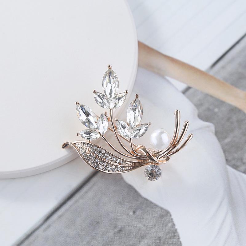 Korean Crystal Wheat Ear Pearl Brooch: Exquisite Rhinestone Pin for Clothes
