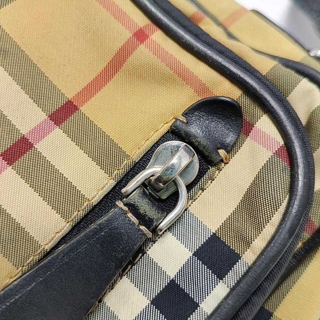 [Použitý] Malá khaki plátěná brašna na fotoaparát Crossbody Taška přes rameno Stříbrné kování Odnímatelný popruh - V dobrém stavu #J95K9S