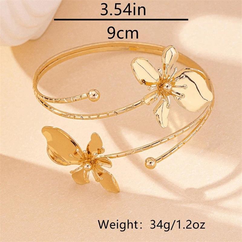 Vintage Metal Flower Starfish Upper Arm Cuff Bracelet For Women Gold Color Geometric Open Bangles Femme Aesthetic Jewelry Gift
