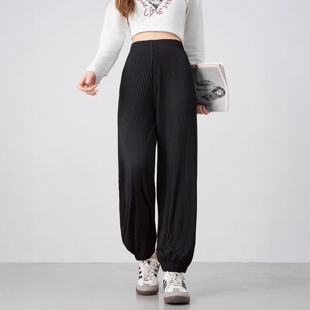 Women's Summer Ice Silk Pleated Wide-Leg Joggers: Slimming, Versatile & Loose-Fit Nine-Point Pants