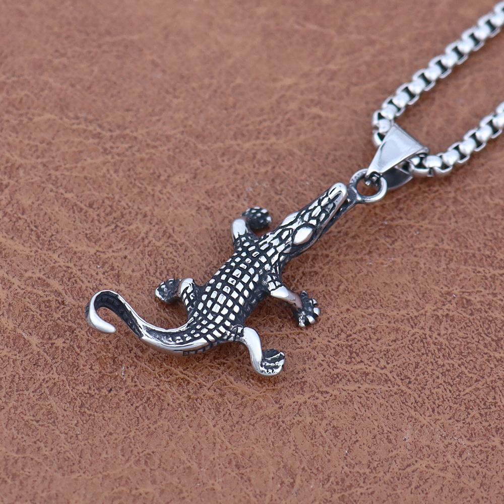 Creative Small Size Crocodile Necklace for Men Women Popular Stainless Steel Animal Pendant Fashion Charm Jewelry Gift