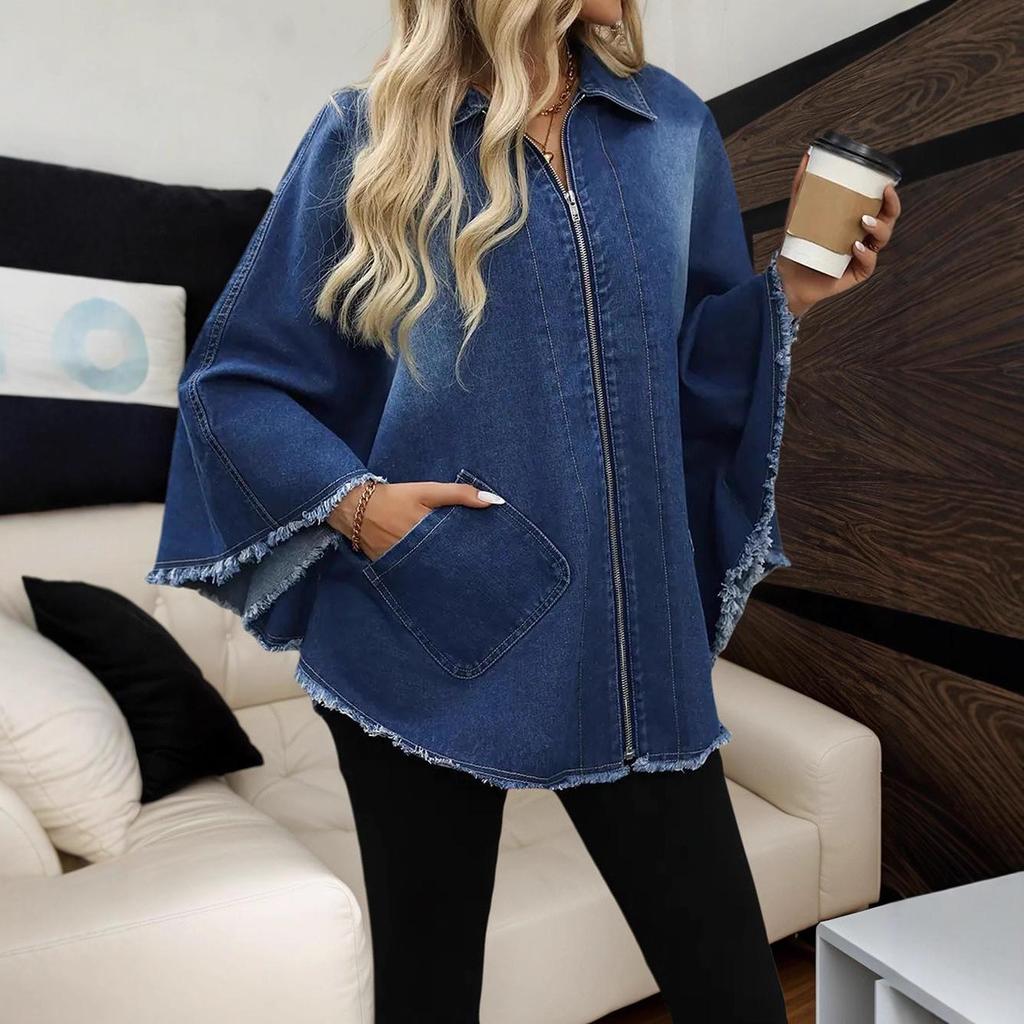 Blaue Used-Denimjacke mit rohem Saumdetail