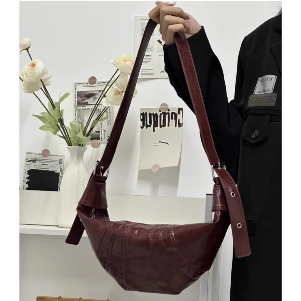 New croissant croissant bag niche breast fanny pack versatile single shoulder leather bag female messenger bag dumpling bag