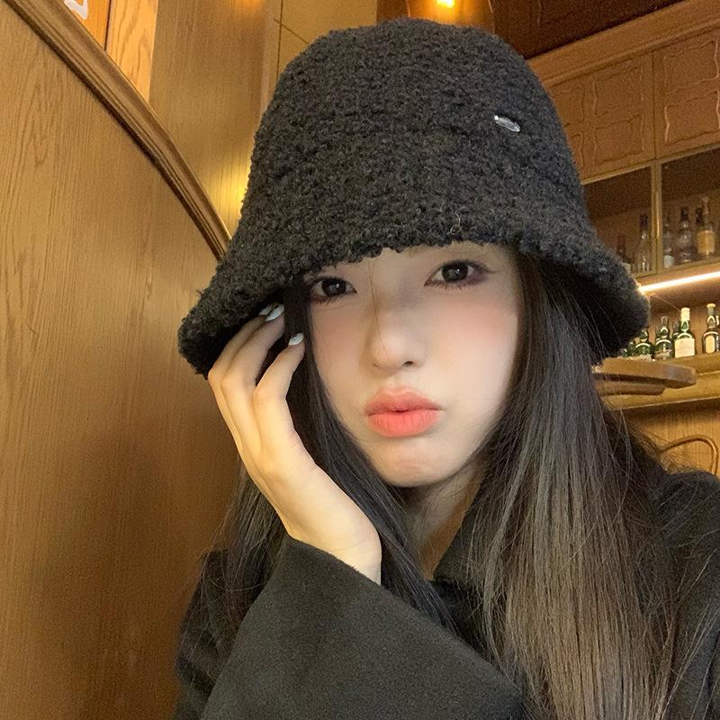 Knitted Fisherman's Hat for Women A Retro Autumn and Winter Hat with A Large Head Circumference To Show Off The Face A Small and Versatile Basin Hat