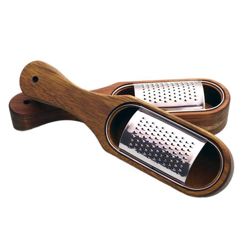 

Тёрка для сыра из нержавеющей стали с деревянной ручкой, острые лезвия, инструмент для натирания сыра для шоколада, фруктов, ручная тёрка с коробкой 1pc