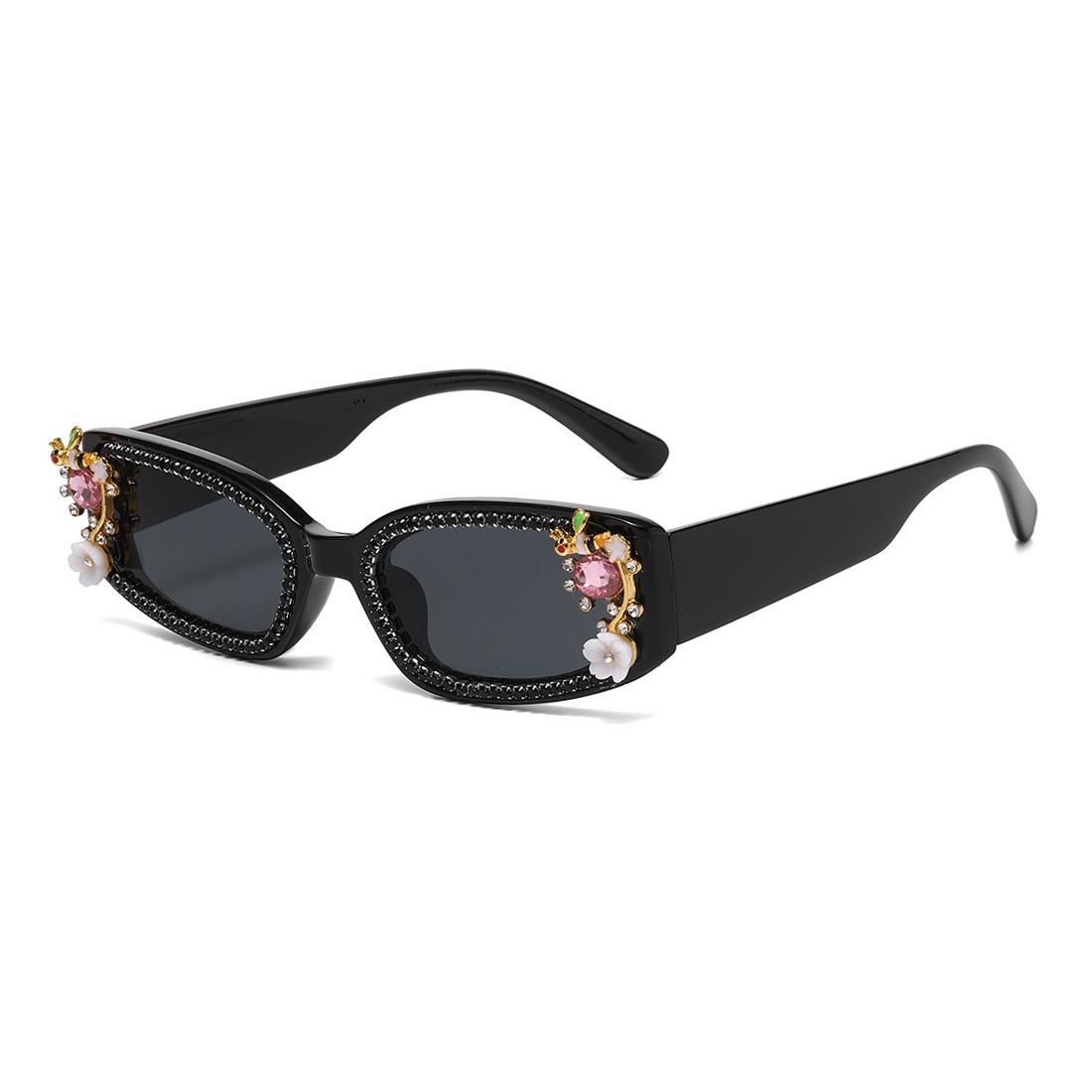 

Diamond Retro Brand Designer Square Sunglasses Women For Female Luxury Sun Glasses Punk Popular Rhinestone Flower Bee Shades