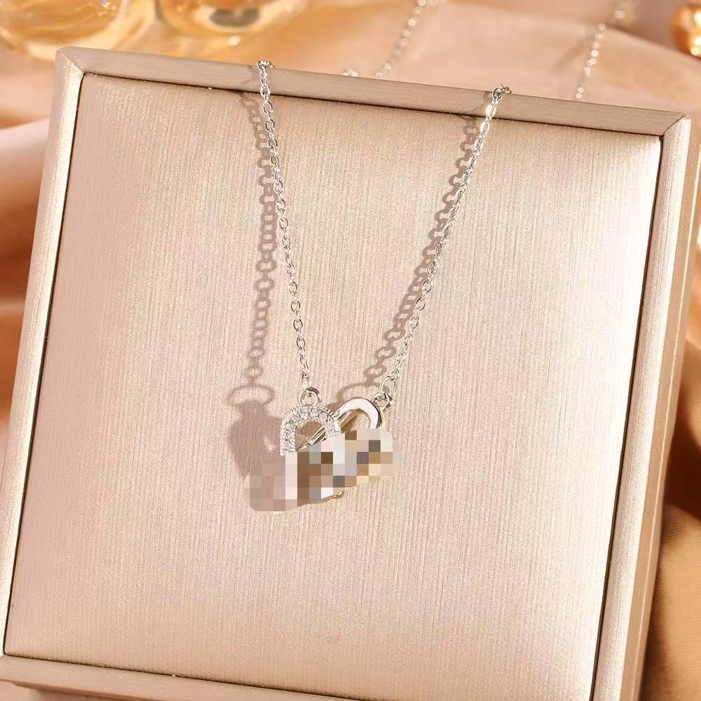 Four Leaf Clover Pendant Necklace For Women Fashionable Zircon Crystal Adjustable Chain Delicate And Versatile Jewelry