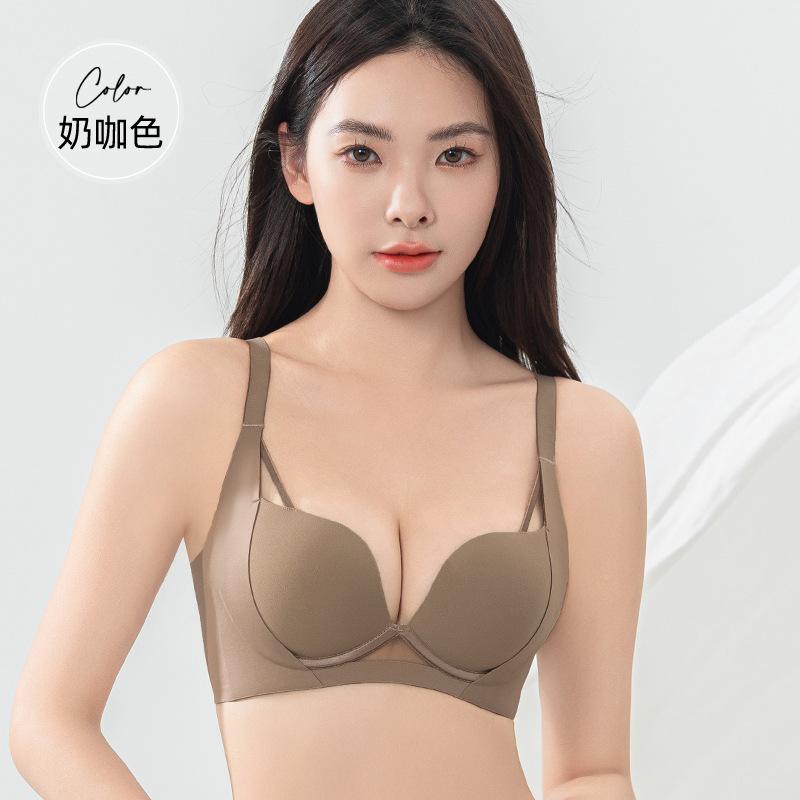 Sexy women gather small breasts to prevent sagging, close secondary breasts and show large bras, gather breathable bras without steel rings