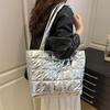 2025 Herbst/Winter Space Cotton Gepolsterte Crossbody-Tasche mit großem Fassungsvermögen - Lässige Umhängetasche im koreanischen Stil für Damen