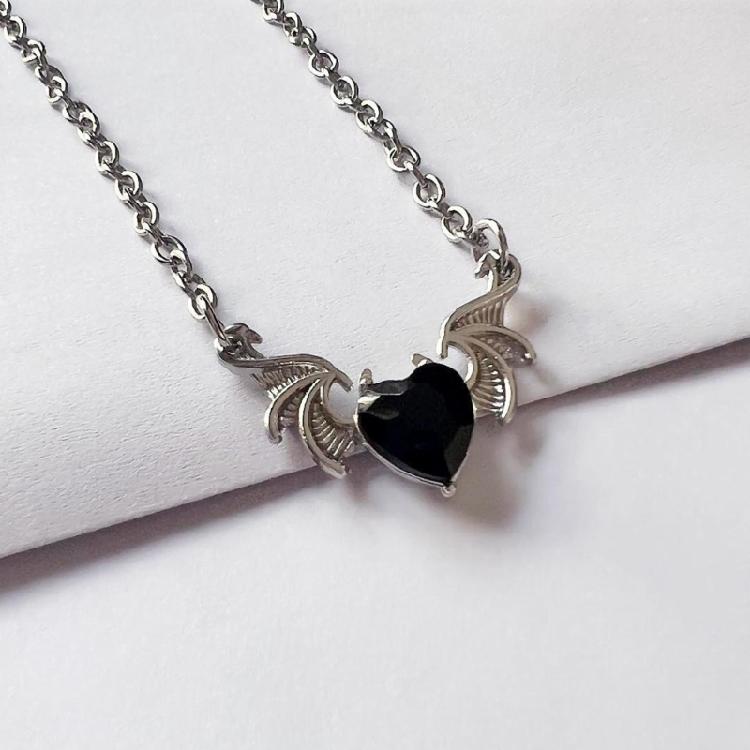 Pendant Necklaces Gothic Love Necklaces Pendant Chokers Alloy Material for Party