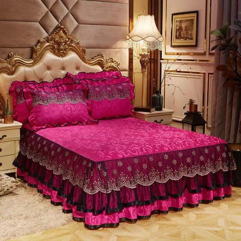 Set de lenjerie de pat din catifea în stil european de înaltă calitate 1 bucată Fusta de pat în relief 2 buc Față de pernă King Queen, cuvertură de pat elegantă și caldă de pluș