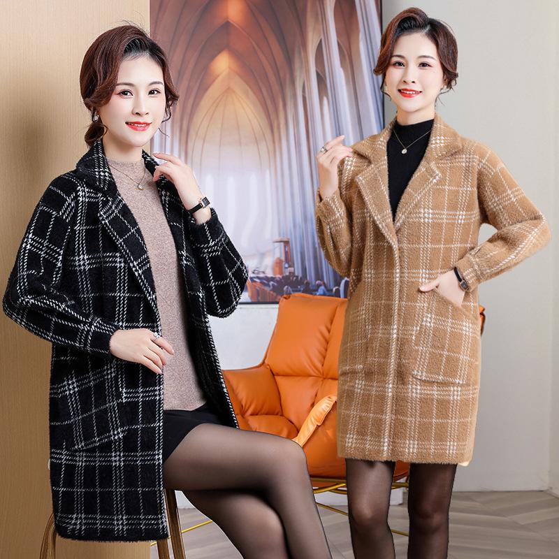 

Женское бархатное пальто из искусственной норки для мамы, осеннее и зимнее новое женское вязаное пальто в клетку среднего возраста в западном стиле