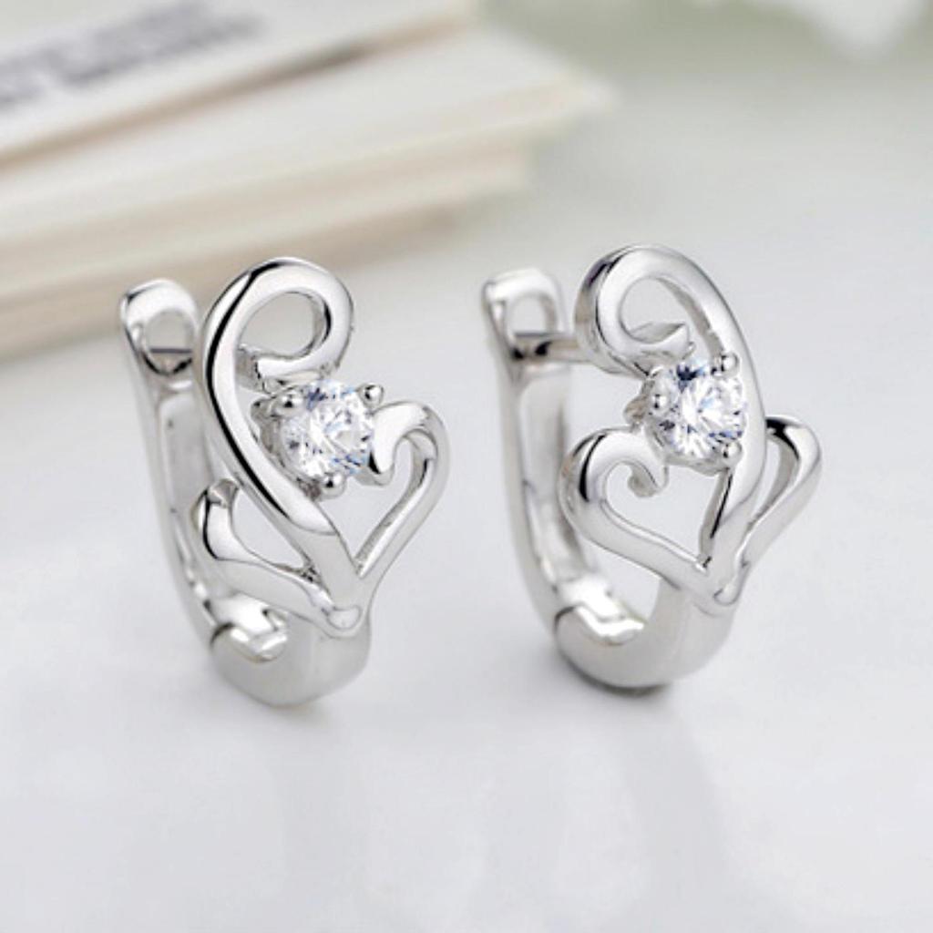 Yi Hua Women's Silver Heart-Shaped Note Stud Earrings