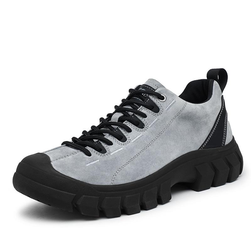 Outdoor lightweight low-top soft-soled cushioning sneakers retro style personalized comfortable casual shoes