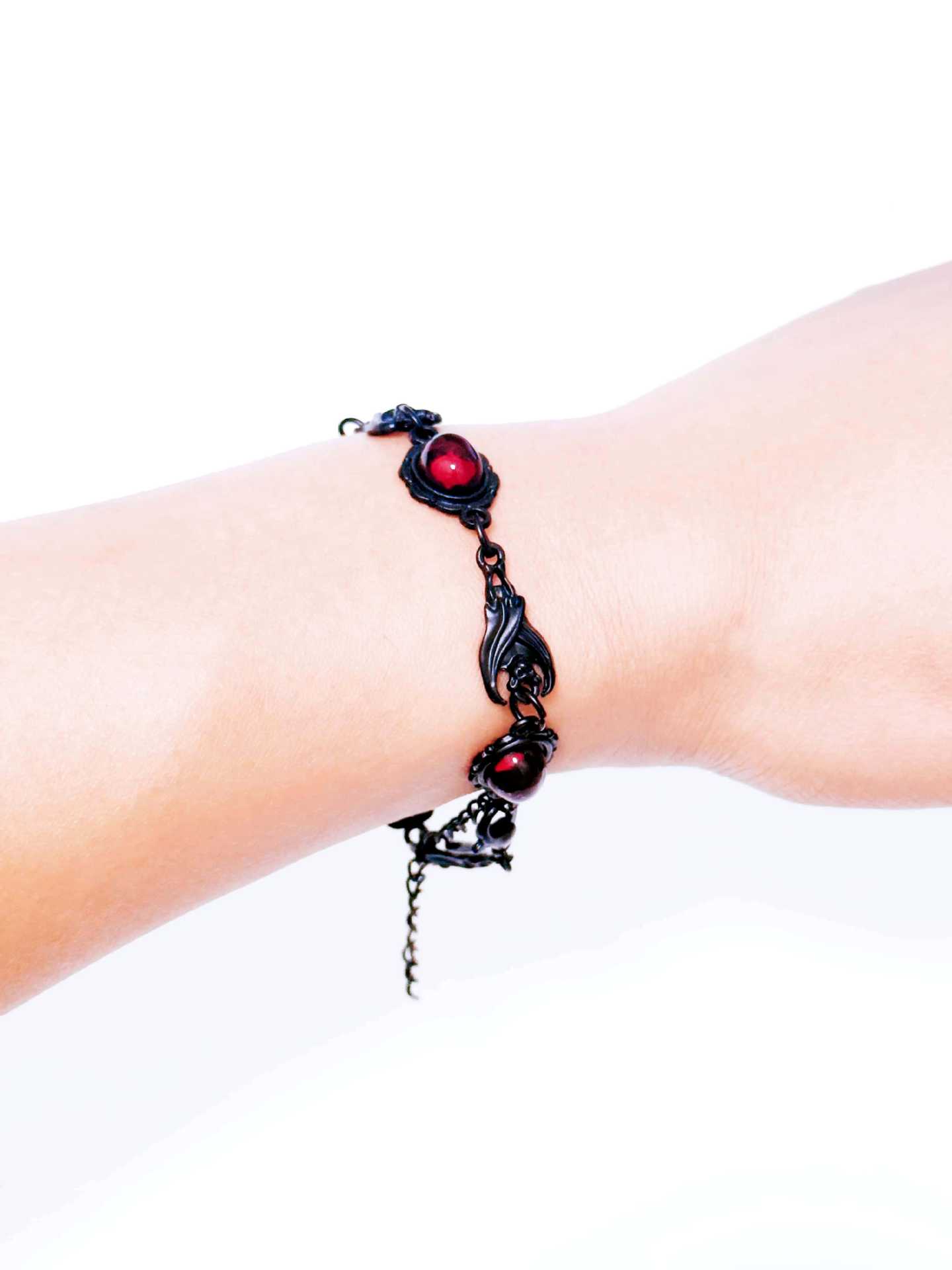 Victoria Dark Vampire Bat Blood-red Glazed Cross-shaped Pendant Necklace Bracelets for Women Halloween Party Charm Jewelry Gift