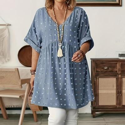 Dámska blúzka nadmernej veľkosti s véčkom a netopierími rukávmi, ležérna stredne dlhá sukňa s volánovým lemom, šaty s bielym bodkovaným vzorom na jar a leto